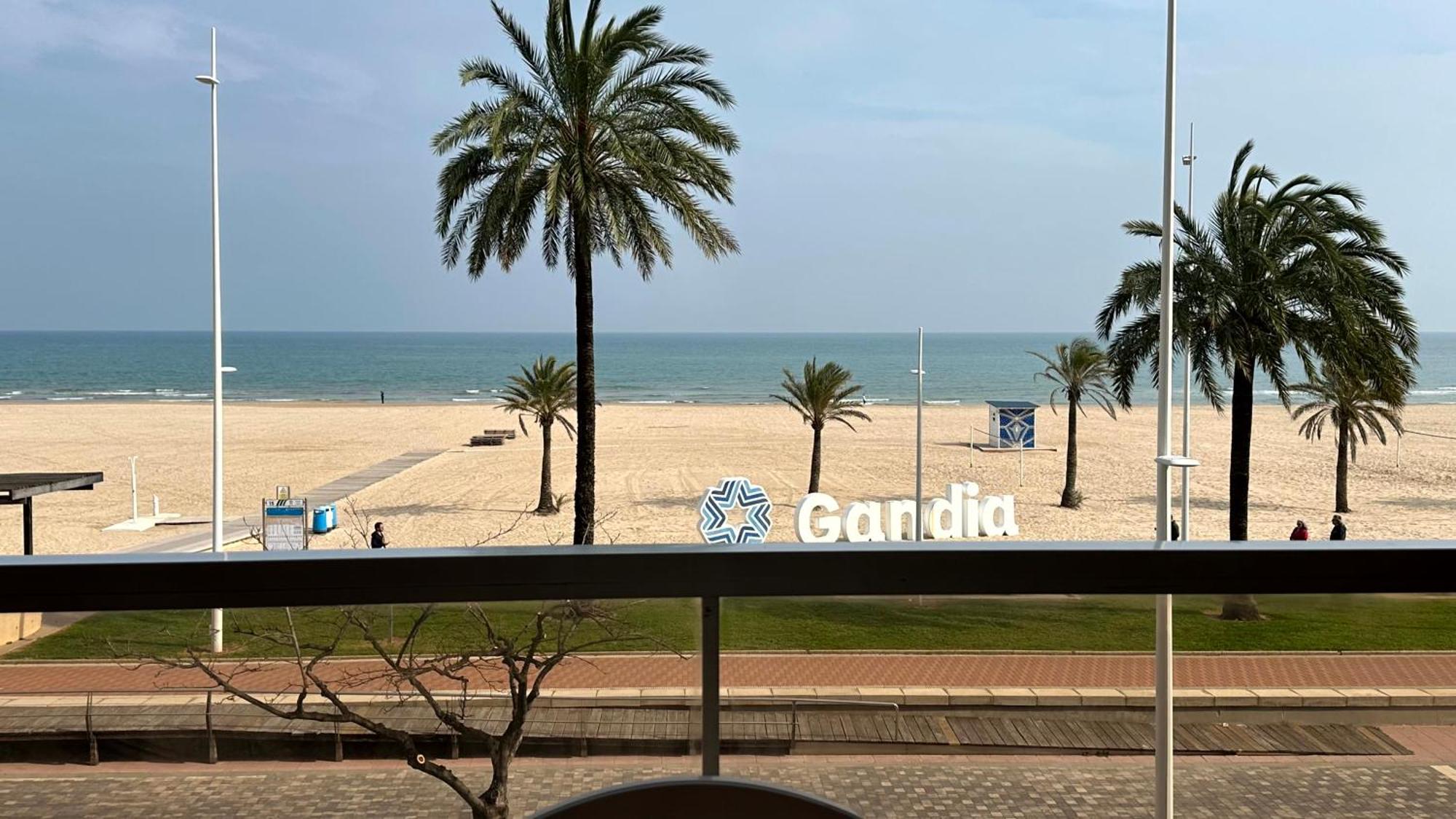 Playa de Gandia Capri Gandia Primera Linea - Alquiler Solo Familias מראה חיצוני תמונה