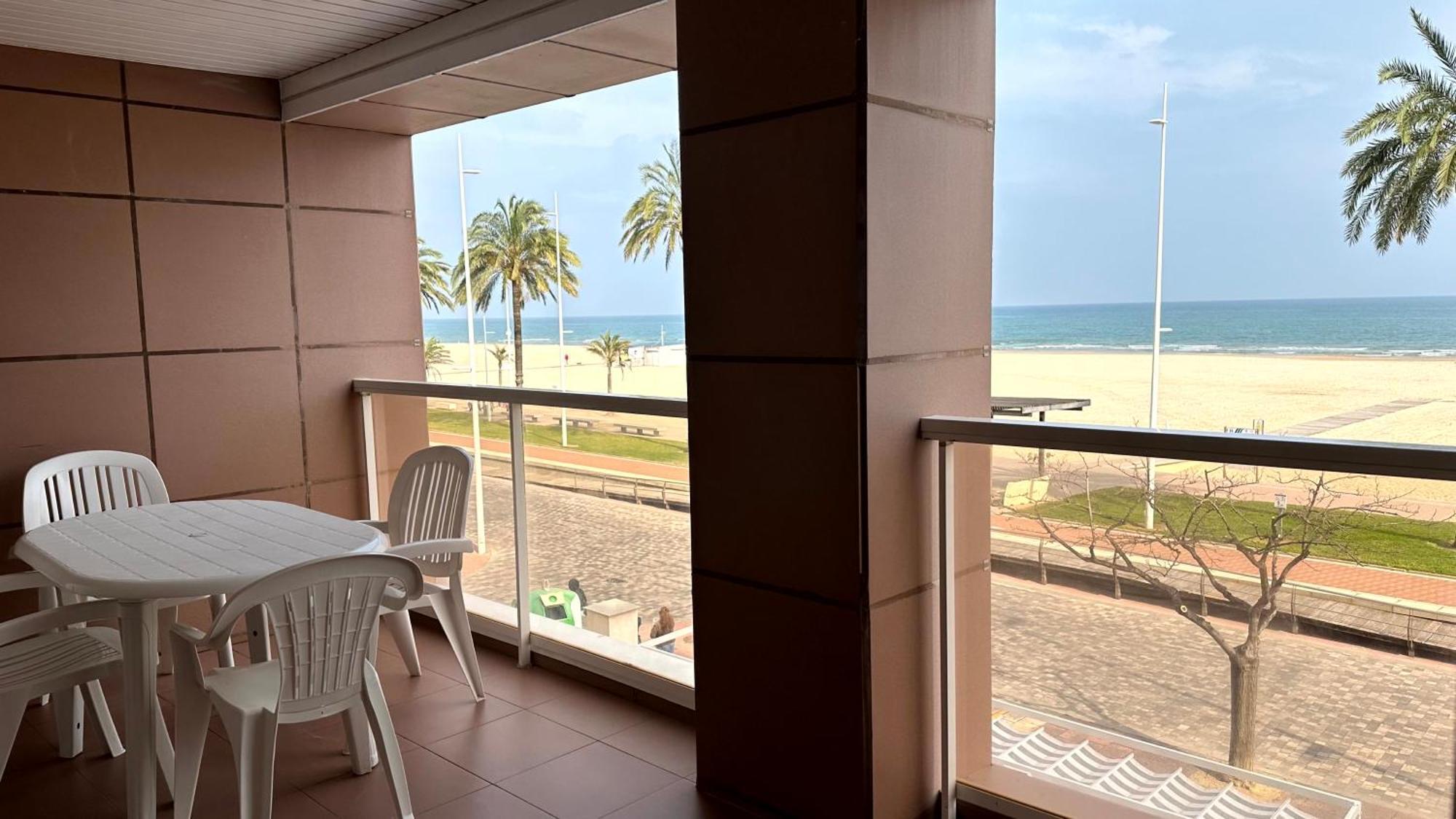 Playa de Gandia Capri Gandia Primera Linea - Alquiler Solo Familias מראה חיצוני תמונה